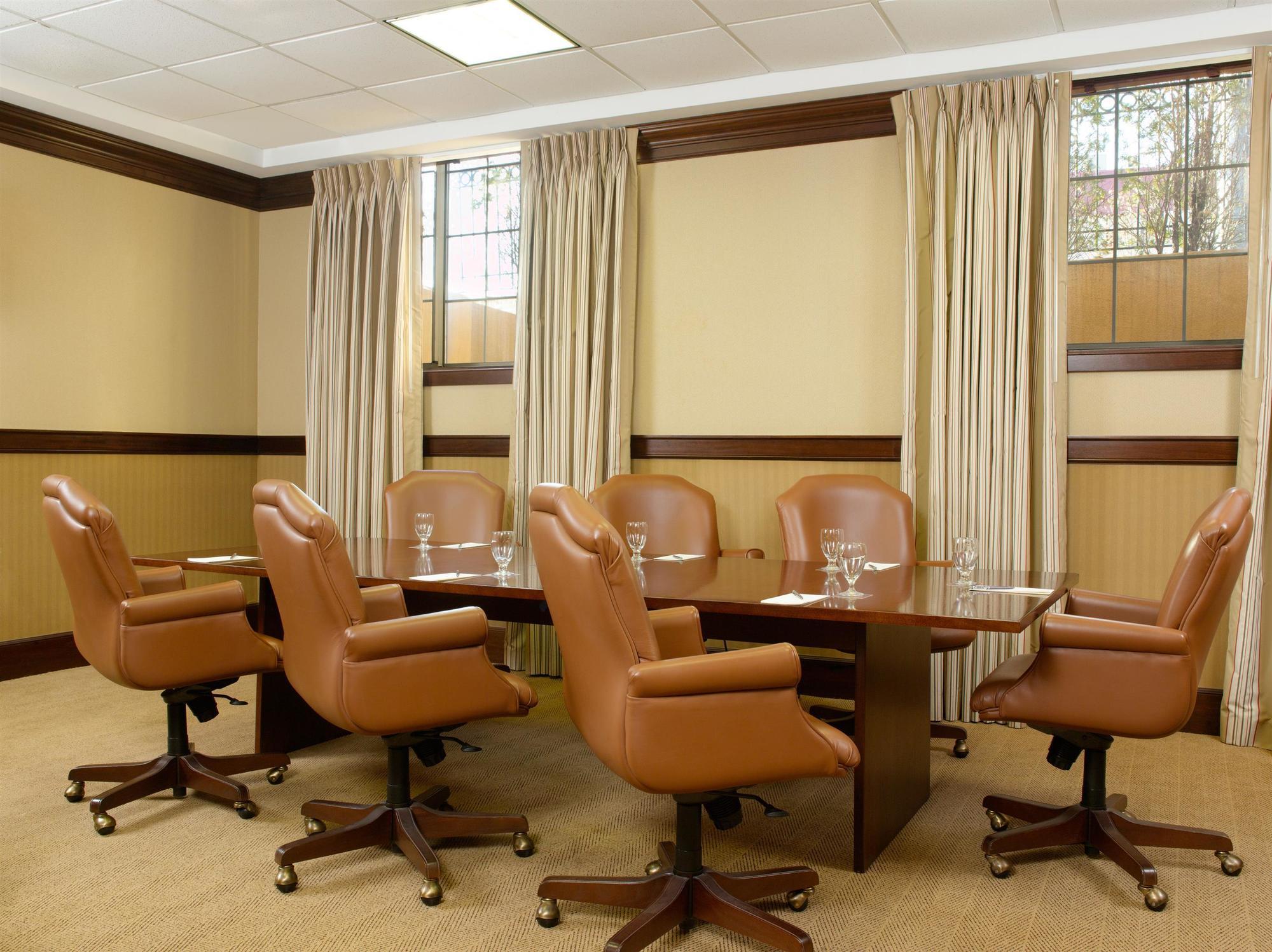 Sheraton Jfk Airport Hotel New York Facilities photo